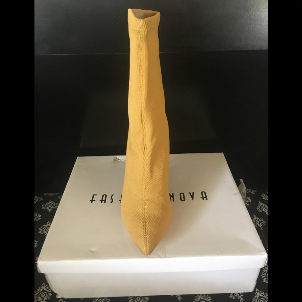 Mustard Sock shoe
